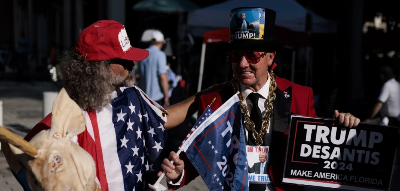 Protestuesit Dhe Gazetar T Presin Donald Trump Jasht Gjykat S N Miami