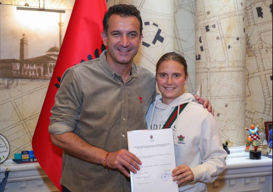 Portiere me ekipin e Lyonit, atletja me origjinë nga Ulqini betohet