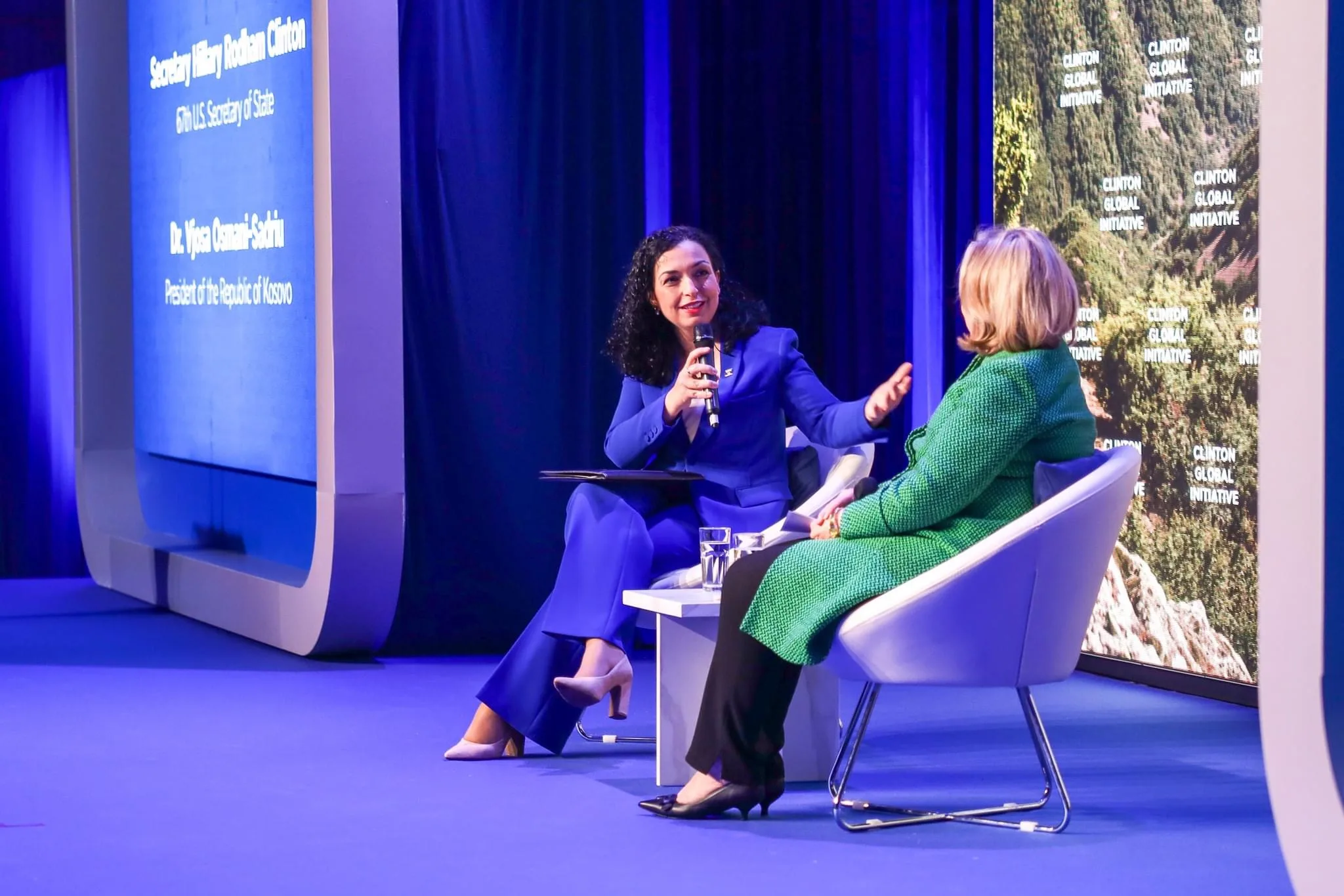 FOTO: Osmani bashkëbisedim me Hillary Clinton: Për gra të fuqizuara ...