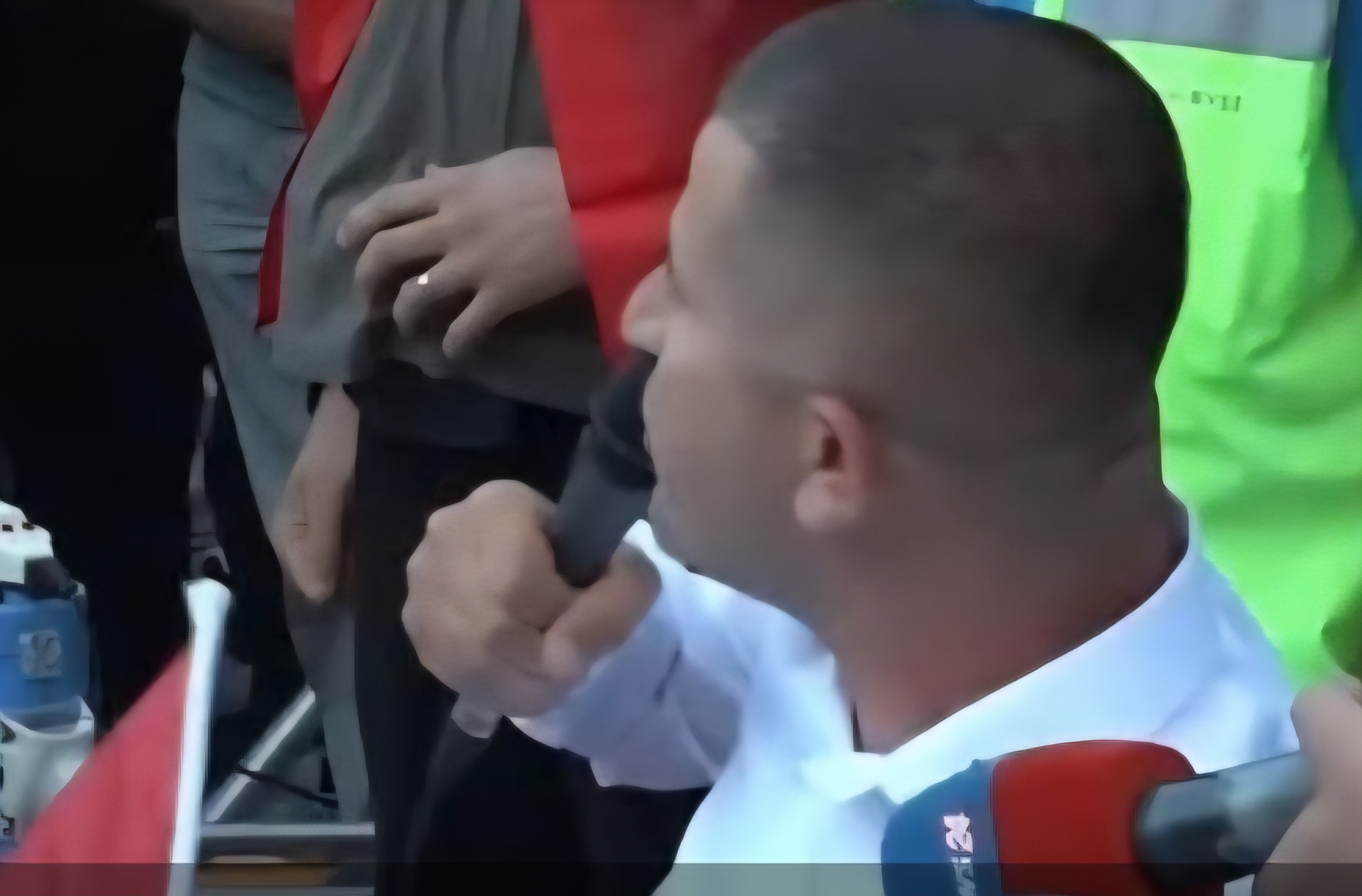  Ai na tha që jemi grekë   Edhe i riu me aftësi ndryshe  në protestë