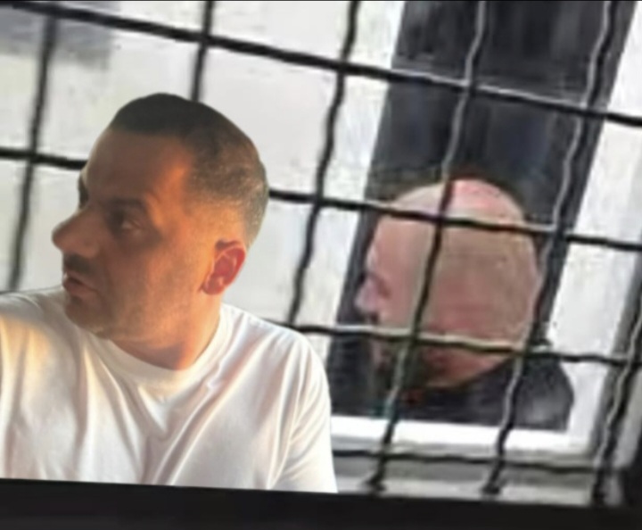 Pezullohen dy policë për publikimin e fotove të Agasit dhe Shpatarakut pas arrestimit