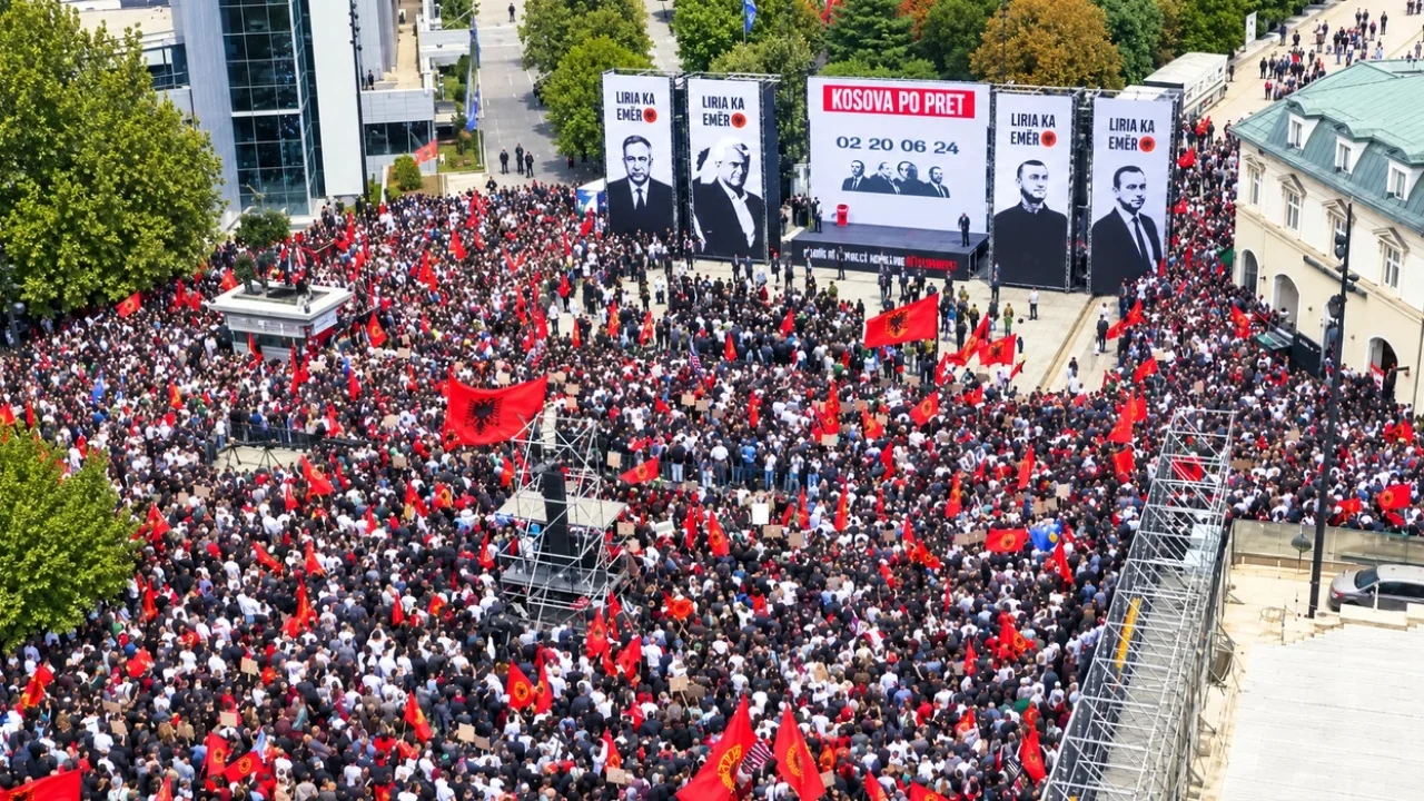  Marshi për Liri   mbahet tubimi në Prishtinë  mijëra qytetarë mblidhen në mbështetje të ish krerëve të UÇK së